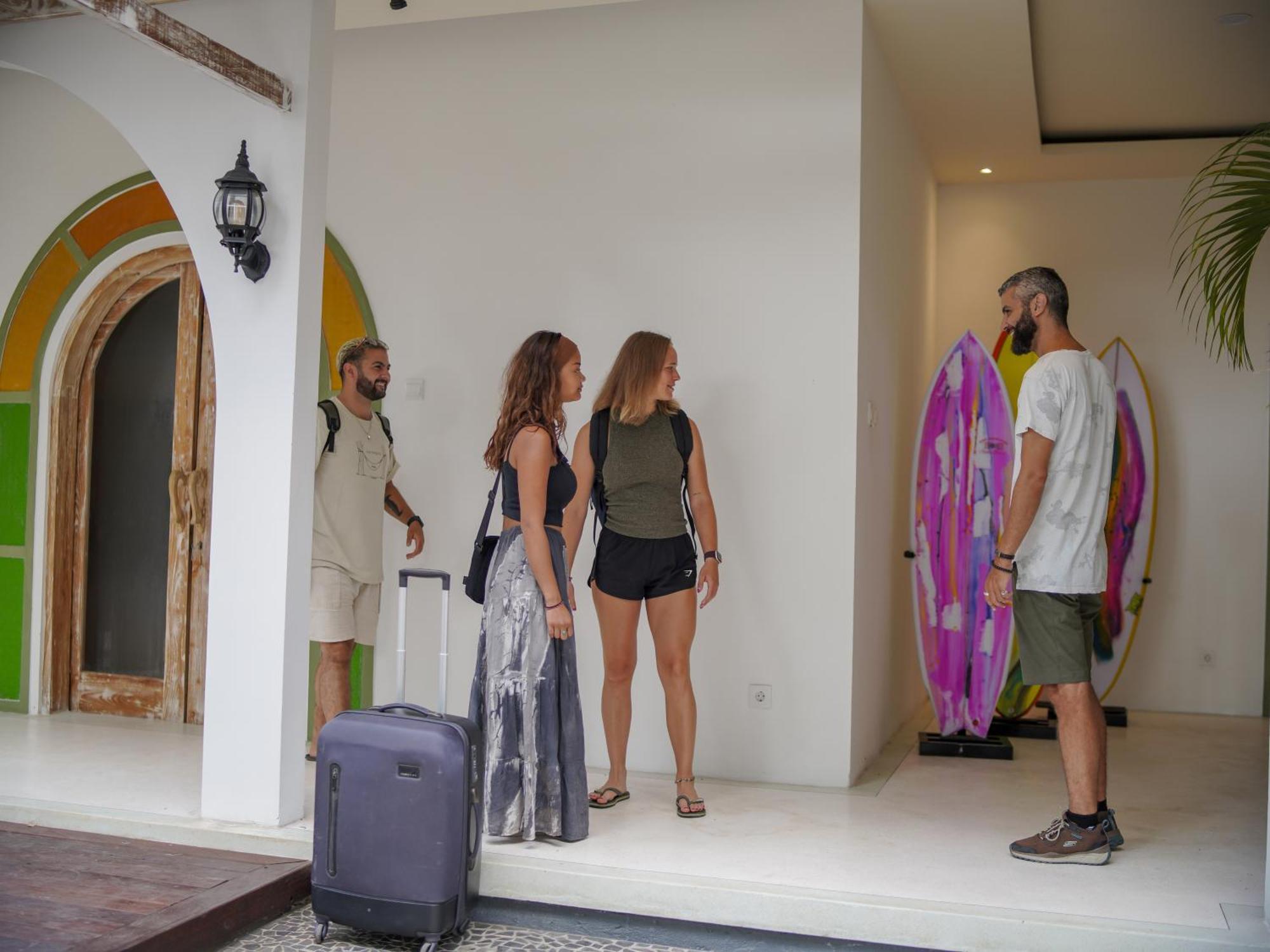 Puri Rinjani Bungalows & Hostel Kuta  Eksteriør bilde